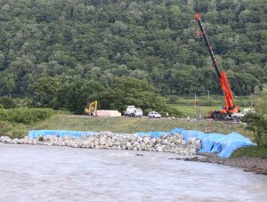 石狩川 河岸侵食箇所の緊急復旧状況画像