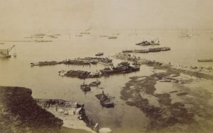 函館港改良工事（明治）浚渫及び埋立状況の写真