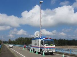 衛星通信車による画像伝送（平成28年9月　士幌町音更川）
