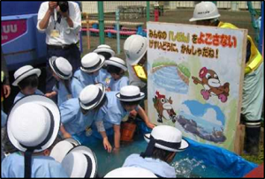 幼稚園児を対象とした下水道処理体験学習