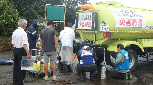 令和元年9月16日(月曜日)　給水活動（君津市小糸公民館）