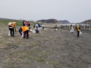 室港　イタンキ浜清掃活動