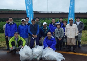 沙流川（親水公園）清掃活動