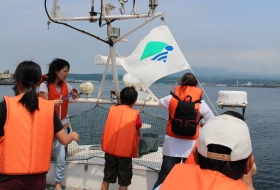 海上から室蘭港を見学