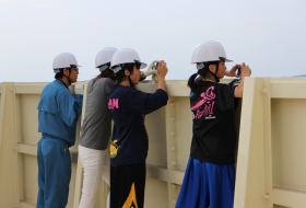 見学会の様子（白鳥大橋）