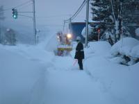 小型ロータリ除雪車による歩道除雪