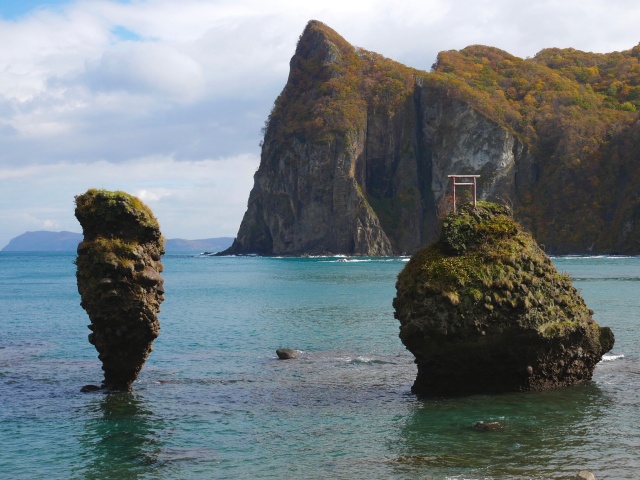 晩秋の夫婦岩（余市町）