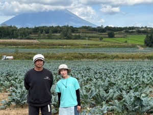 佐々木伸さん（左）と奥さん