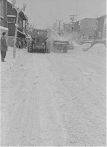 ロータリー除雪車。昭和35年（札幌市写真ライブラリー蔵）