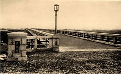 新夕張川に架けられた当時の南幌町・清幌橋