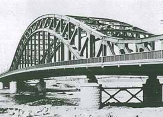 完成当時の旭橋