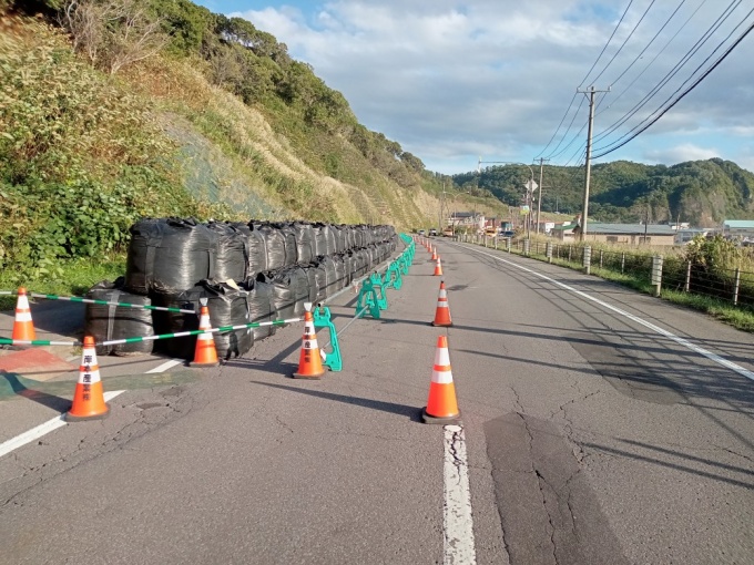 写真_9／20大型土のう設置完了状況（国道231号　石狩市浜益区）