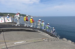 北防波堤ドームで高所作業体験