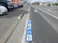 交差点部の分岐路面表示