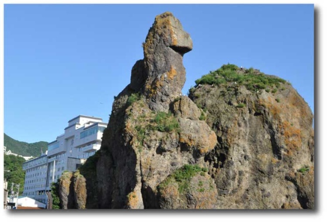 斜里町 ウトロのゴジラ岩