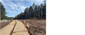 樹木伐採、工事用道路造成を終え、今後コンクリートブロックの設置を行います。