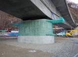 橋梁の耐震補強工事の写真