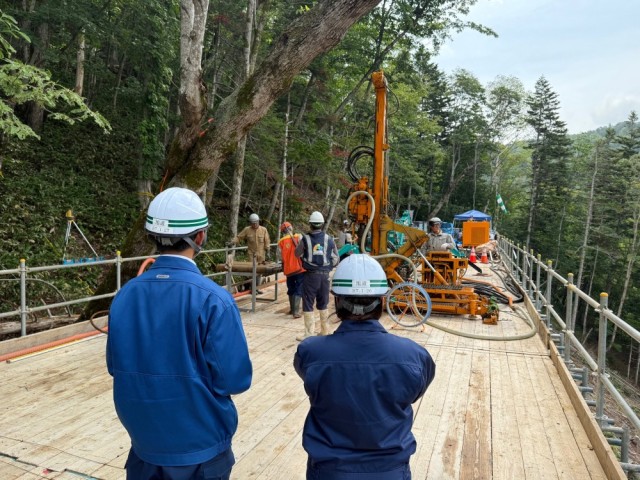 地滑り対策工現場見学