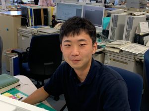 松田技官　執務の様子