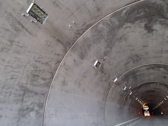 トンネルLED照明工事