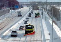 幹線道路の除雪の様子