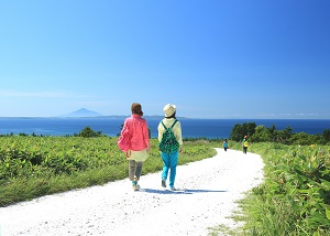 大地の息吹を感じる宗谷周氷河の道