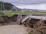 国道235号　慶能舞橋災害状況（平成15年8月10日　撮影）