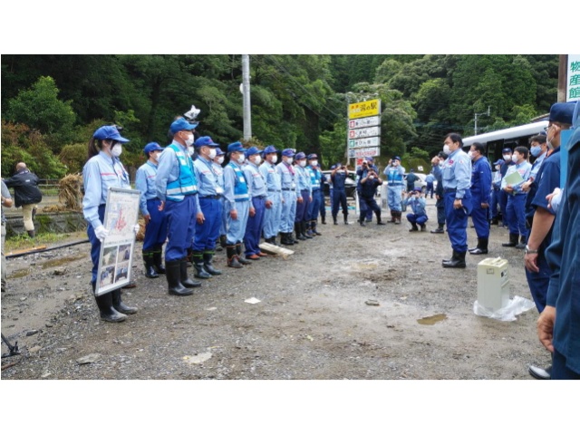 7月15日　赤羽国土交通大臣が被災状況調査箇所(球磨村)を視察