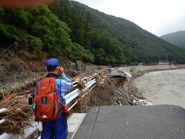 7月16日　路体崩壊箇所の被災状況調査(県道球磨田浦線)