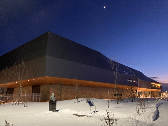 夜の国立アイヌ民族博物館