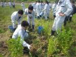 帯広工業高校3年生植物移植作業_2