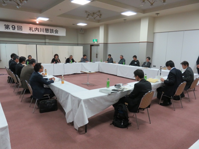 第9回札内川懇談会の様子（帯広市内　とかち館にて）