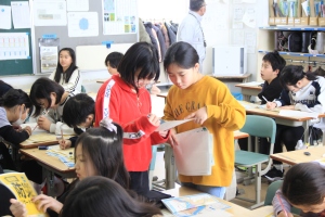 ハザードマップで自宅と避難所の位置を確認