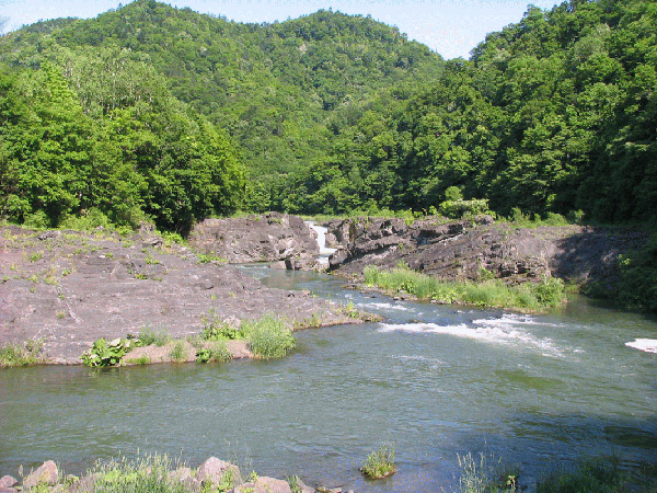 名勝地・空知大滝