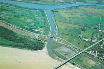 茨戸川の水の出口・志美運河