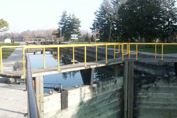 カナダのトレント・セバーン水路の第一閘門