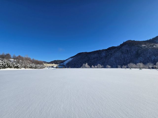 滝里ダムと雪原（滝里ダム下流公園）