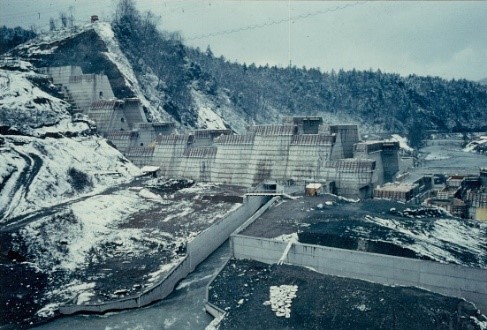 昭和40年　ダム下流右岸側からの全景