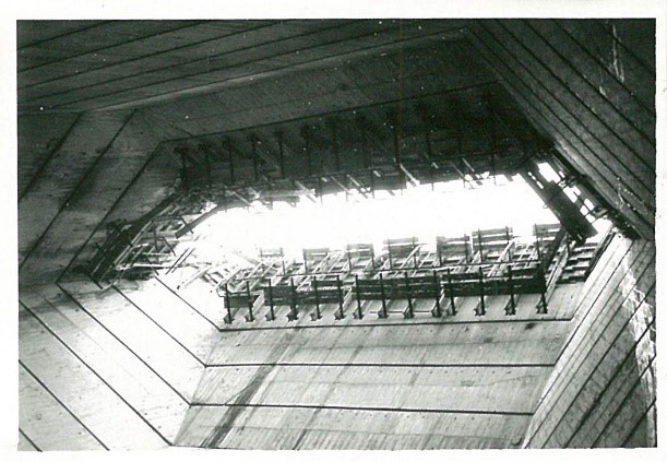 昭和40年　建設中のダム内部　吹抜け部分