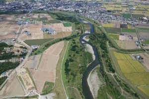 富良野市街上流より空知川を望む