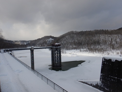 令和7年12月16日　漁川ダムからの風景