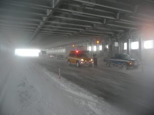 吹雪時の車両待避の様子